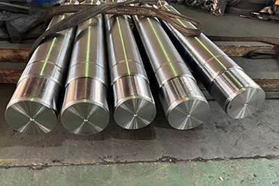 Comprar Superfície endurecida HRC 60-65 Rodas de pistão cromadas com revestimento cromado resistente à corrosão e tolerância de diâmetro de precisão F7 para cilindros hidráulicos Fabricação em linha